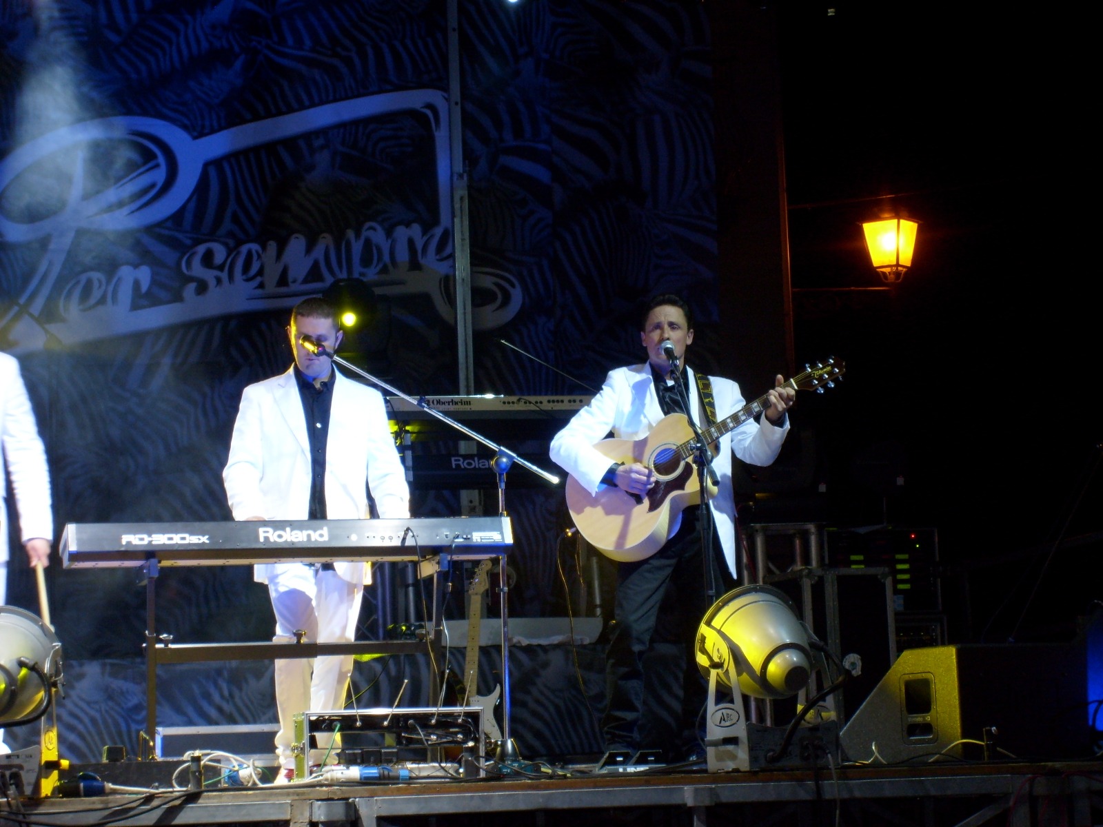 Scenografia zebrata – Amici Per Sempre live Viterbo